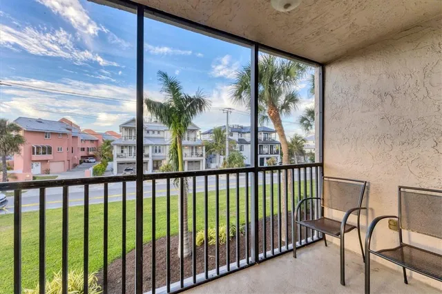 $700,000 | 1001 Benjamin Franklin Drive, Unit 201, Sarasota, FL 34236