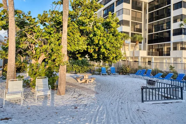 $700,000 | 1001 Benjamin Franklin Drive, Unit 201, Sarasota, FL 34236