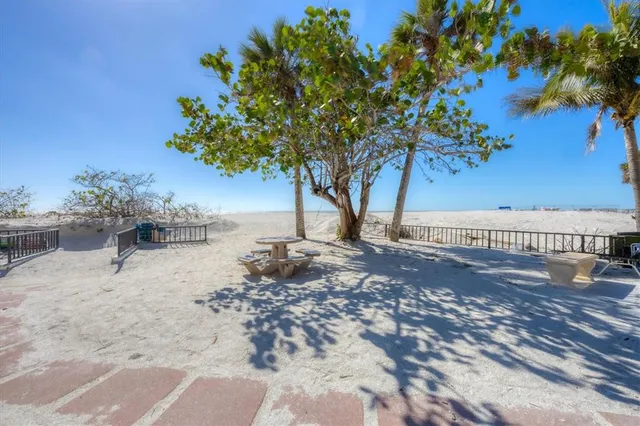 $700,000 | 1001 Benjamin Franklin Drive, Unit 201, Sarasota, FL 34236