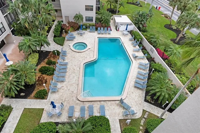 $700,000 | 1001 Benjamin Franklin Drive, Unit 201, Sarasota, FL 34236