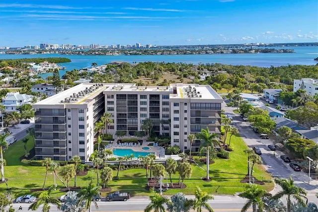 $700,000 | 1001 Benjamin Franklin Drive, Unit 201, Sarasota, FL 34236