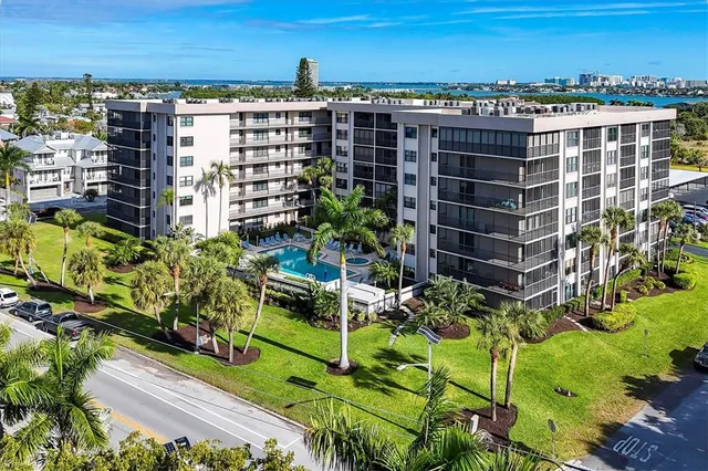 $700,000 | 1001 Benjamin Franklin Drive, Unit 201, Sarasota, FL 34236