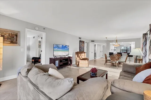 $700,000 | 1001 Benjamin Franklin Drive, Unit 201, Sarasota, FL 34236