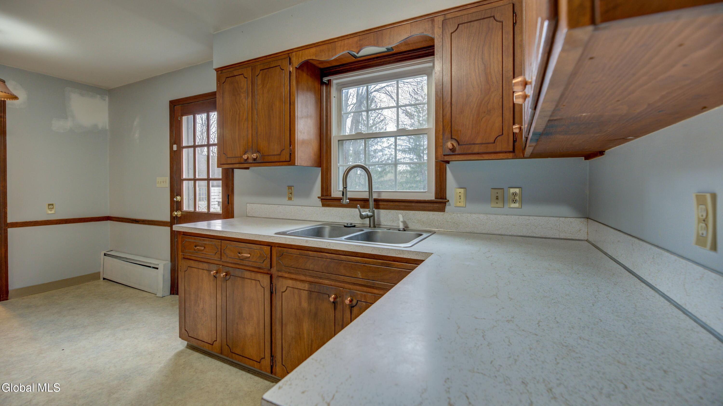 38 Hamilton Street Guilderland, NY 12084 - Photo 11 of 34 38 Hamilton St-24