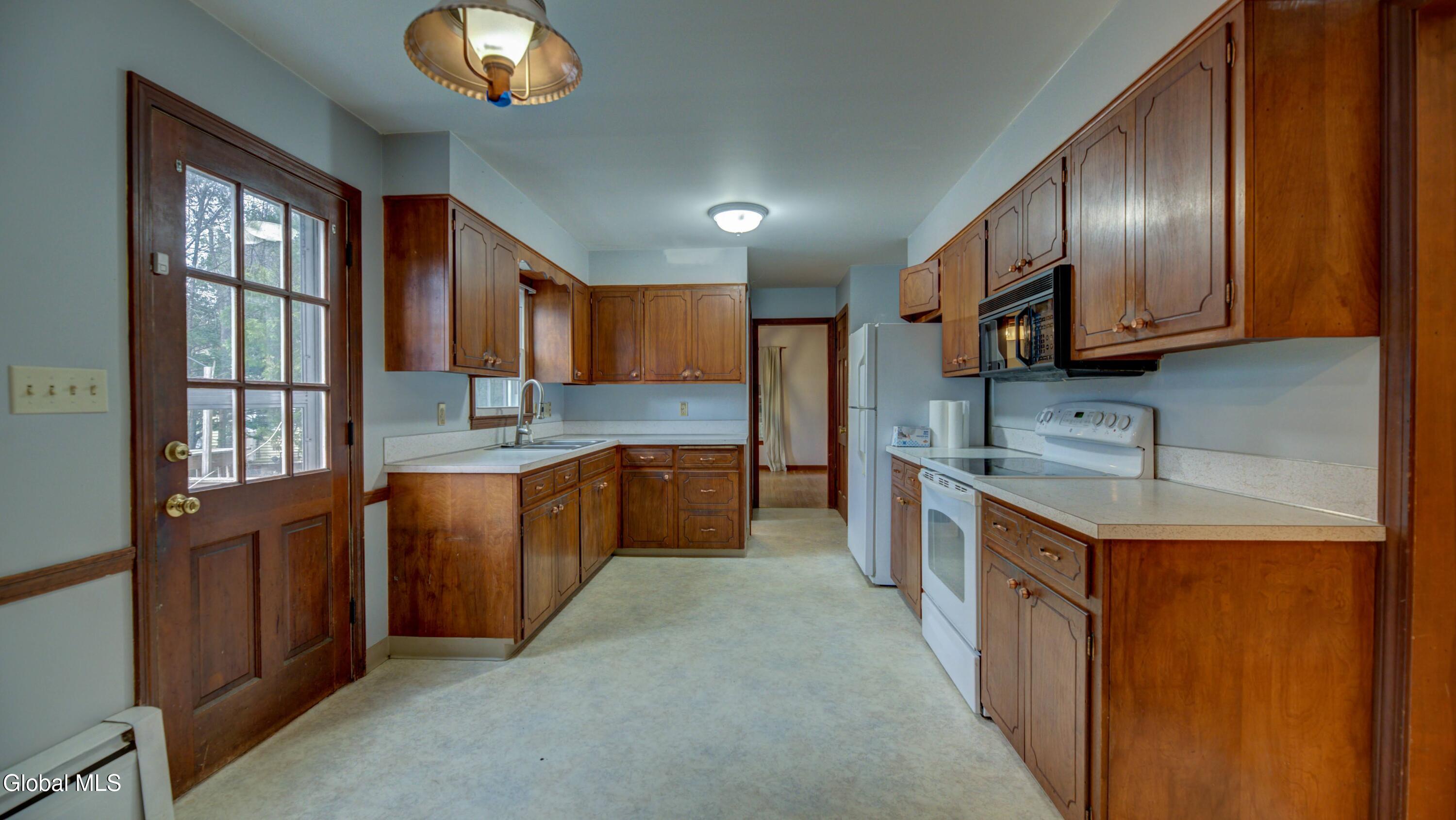 38 Hamilton Street Guilderland, NY 12084 - Photo 12 of 34 38 Hamilton St-22