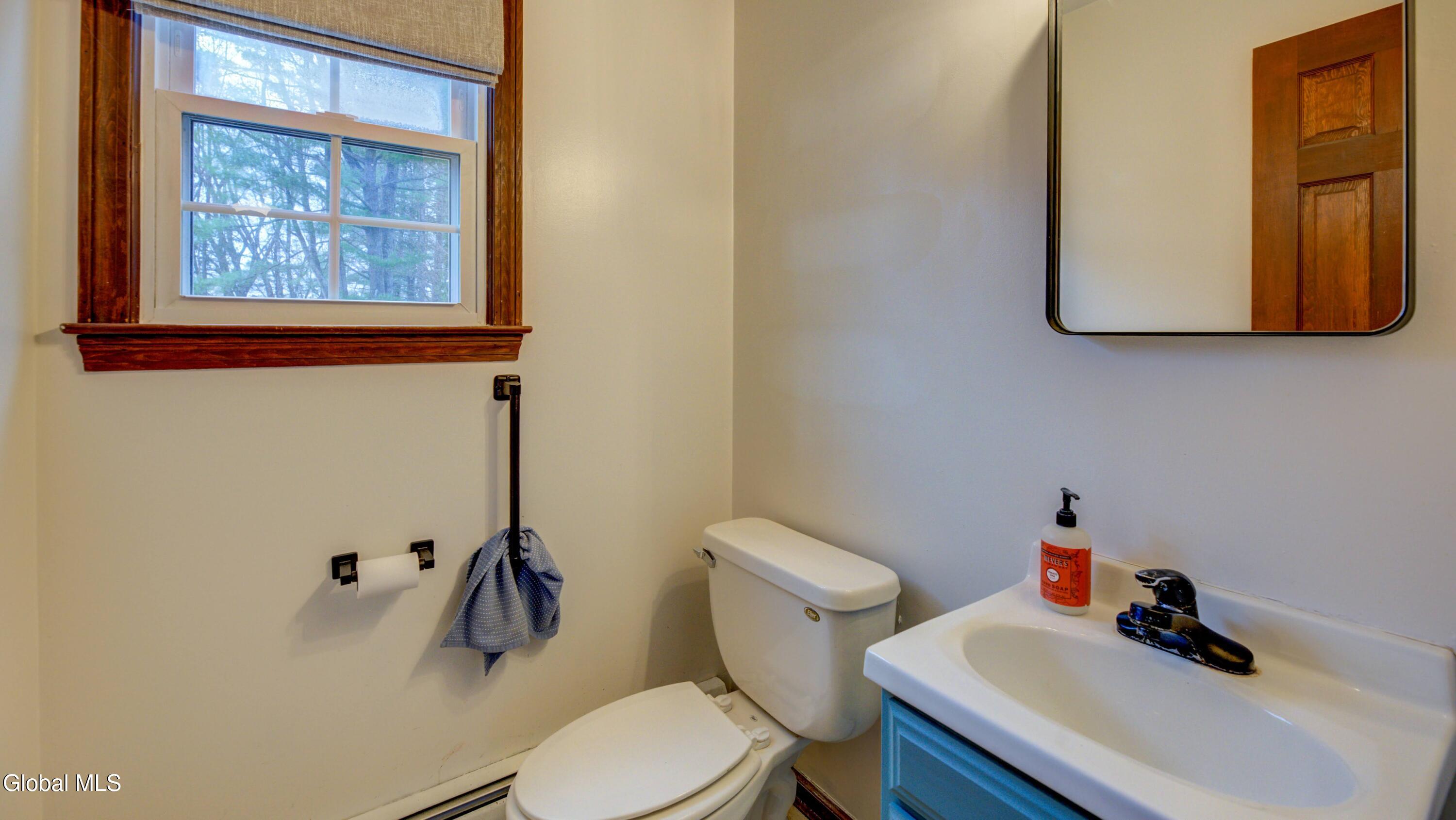 38 Hamilton Street Guilderland, NY 12084 - Photo 17 of 34 38 Hamilton St-26