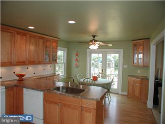 654 East Greenman Road Haddon Township, NJ 08033 - Photo 5 of 12 Gallery Image 5