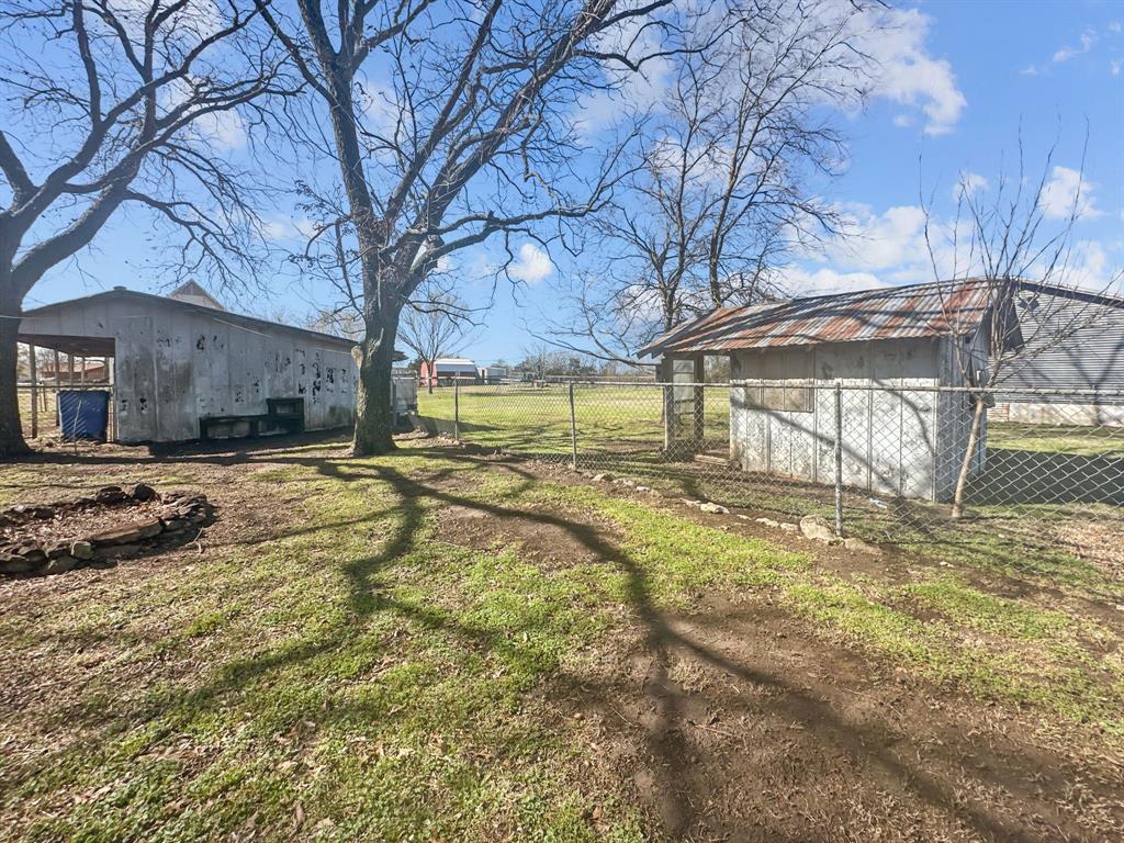13023 Big Indian Road Callisburg, TX 76240 - Photo 12 of 30