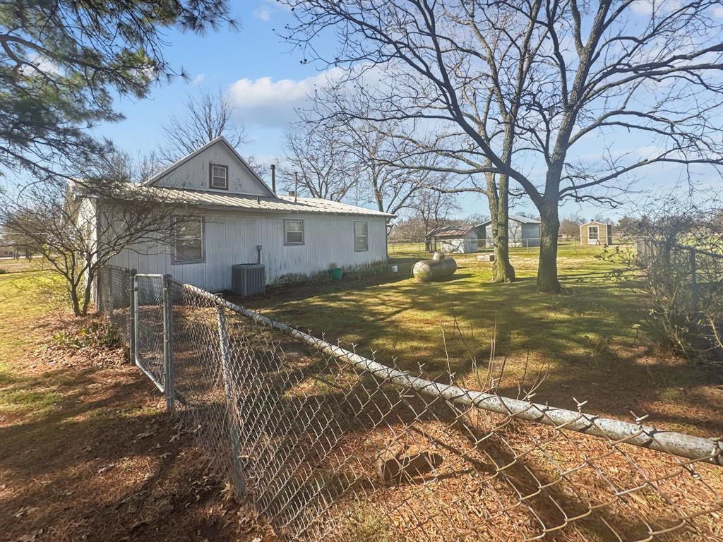 13023 Big Indian Road Callisburg, TX 76240 - Photo 5 of 30