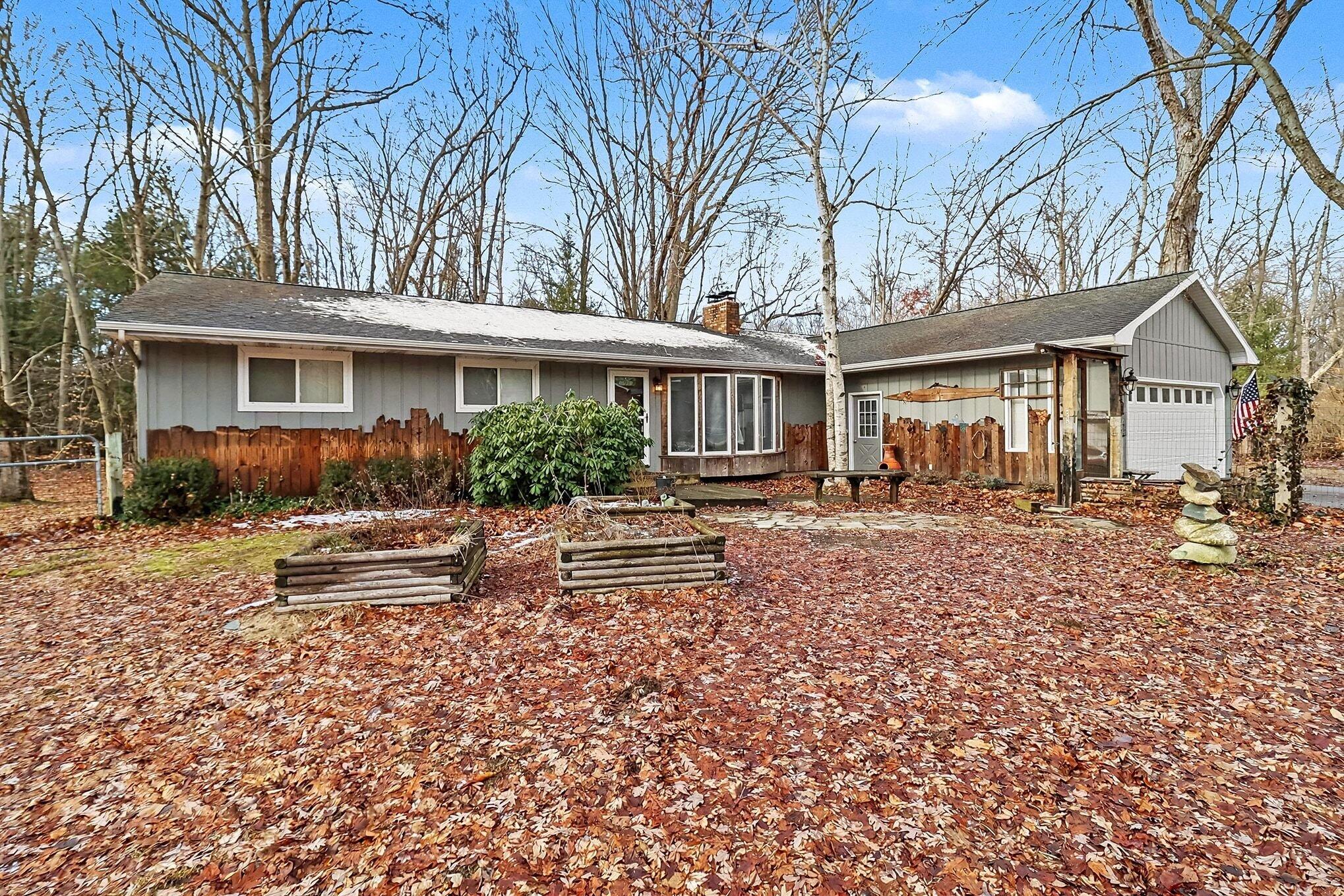 6595 Zellar Road Whitehall, MI 49461 - Photo 2 of 41 008_file_1176