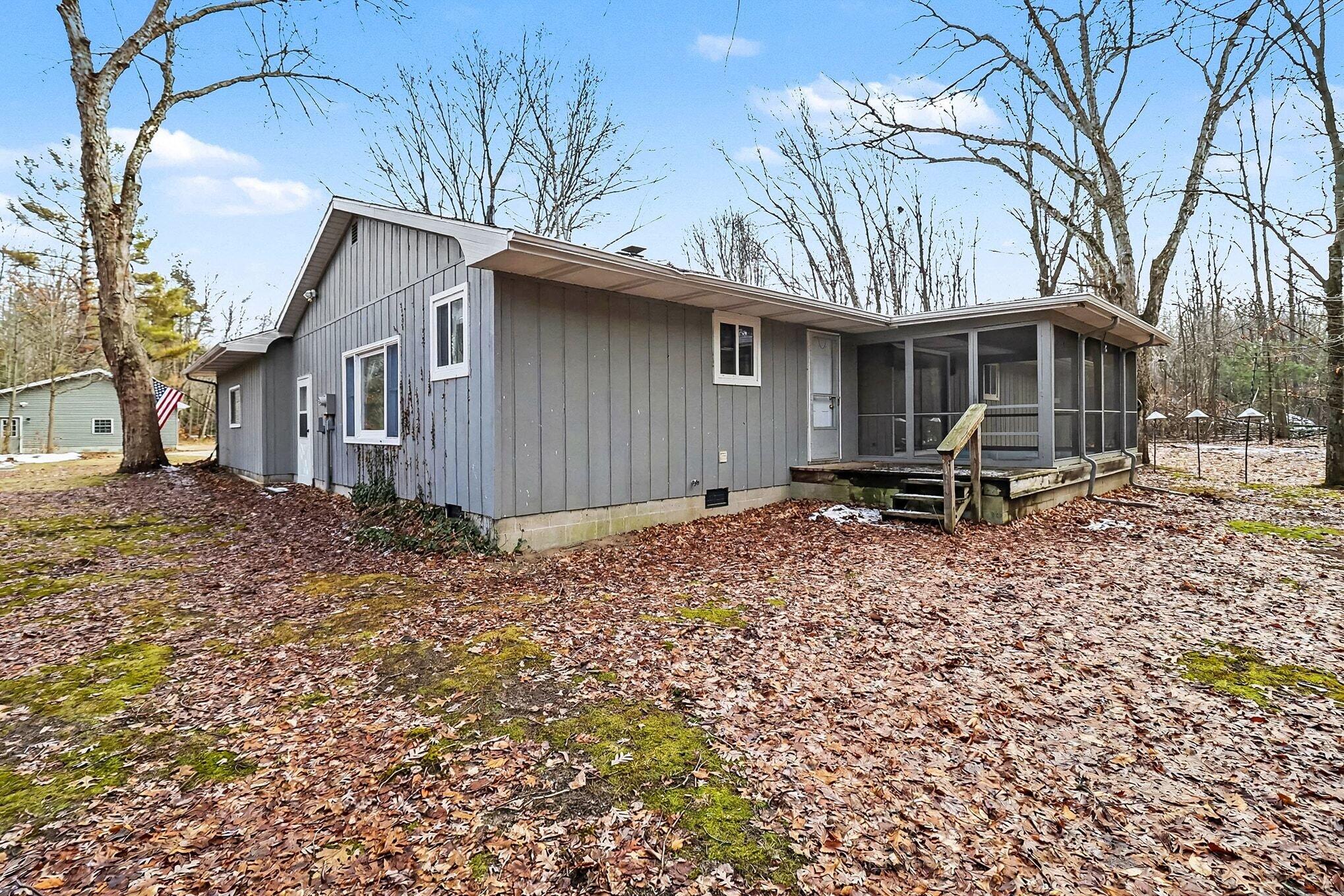 6595 Zellar Road Whitehall, MI 49461 - Photo 3 of 41 006_file_8302