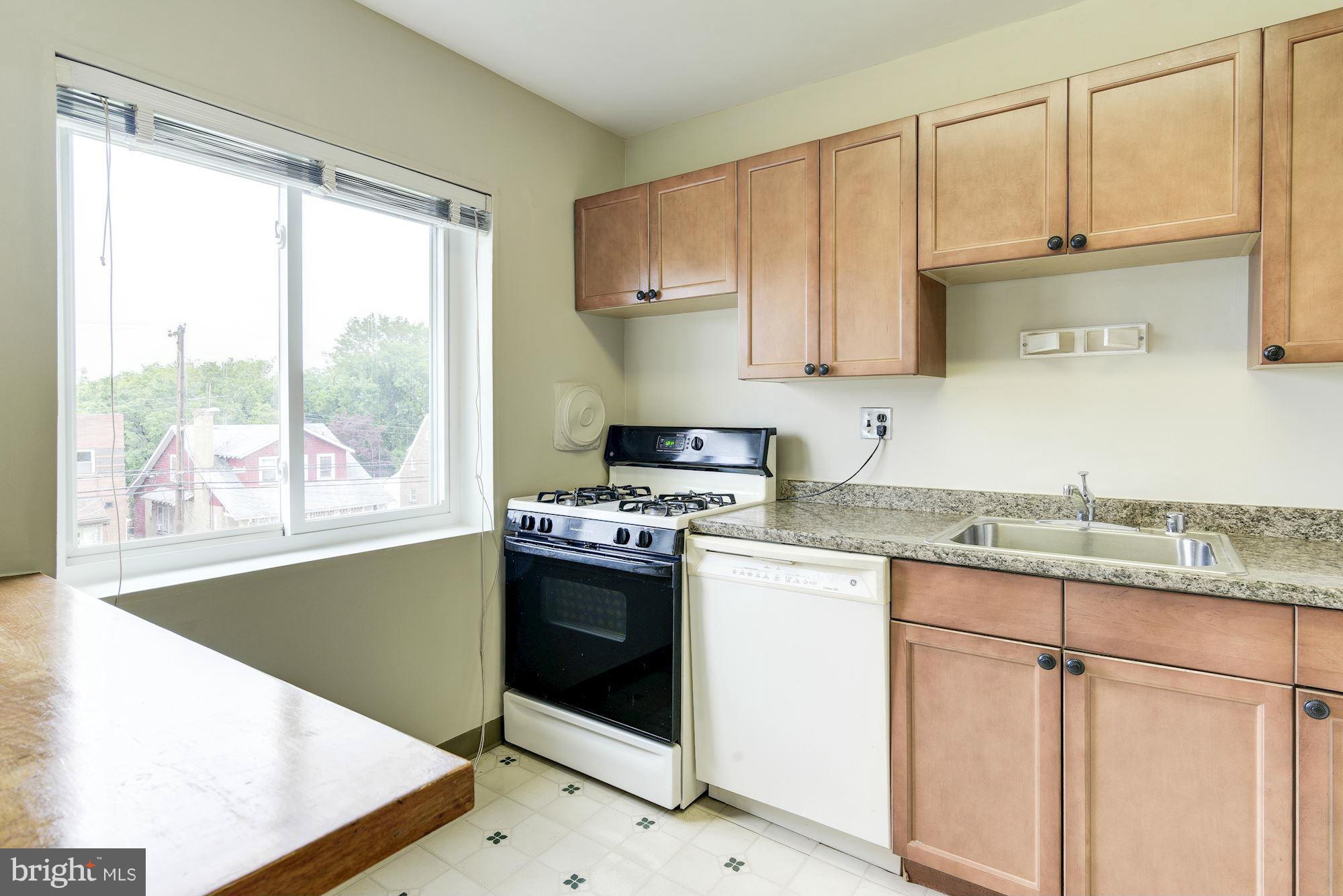 614 Sligo Avenue, Unit 311 Silver Spring, MD 20910 - Photo 16 of 27 Kitchen