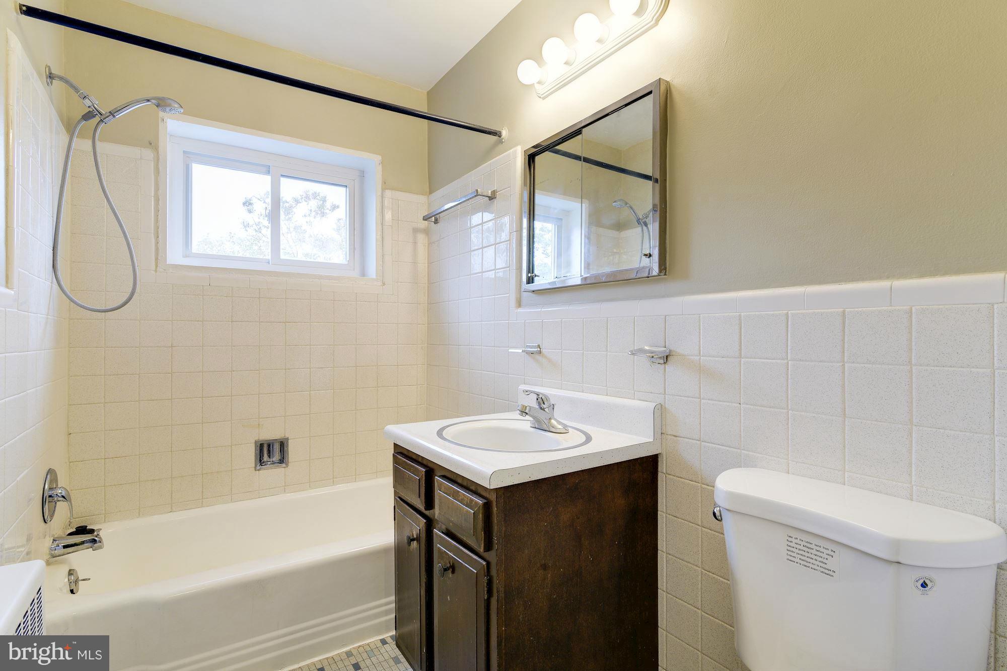 614 Sligo Avenue, Unit 311 Silver Spring, MD 20910 - Photo 26 of 27 Bath