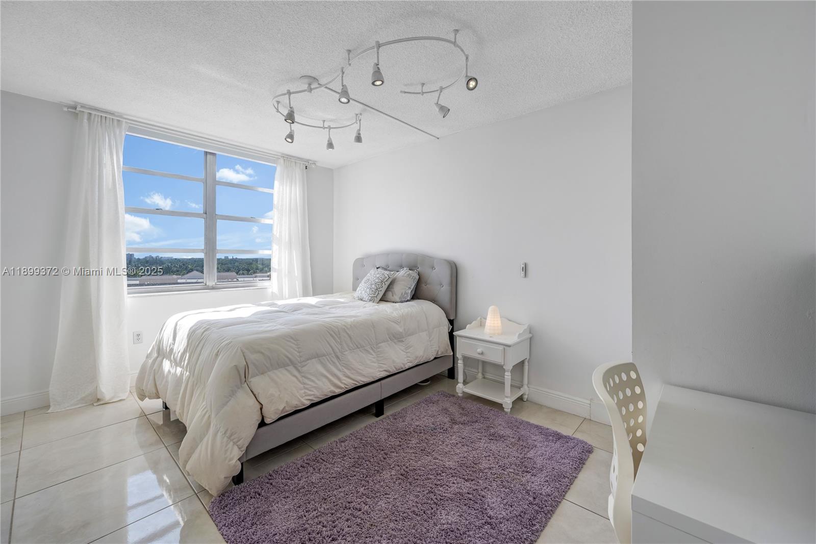 2750 Northeast 183rd Street, Unit 804 Aventura, FL 33160 - Photo 9 of 15