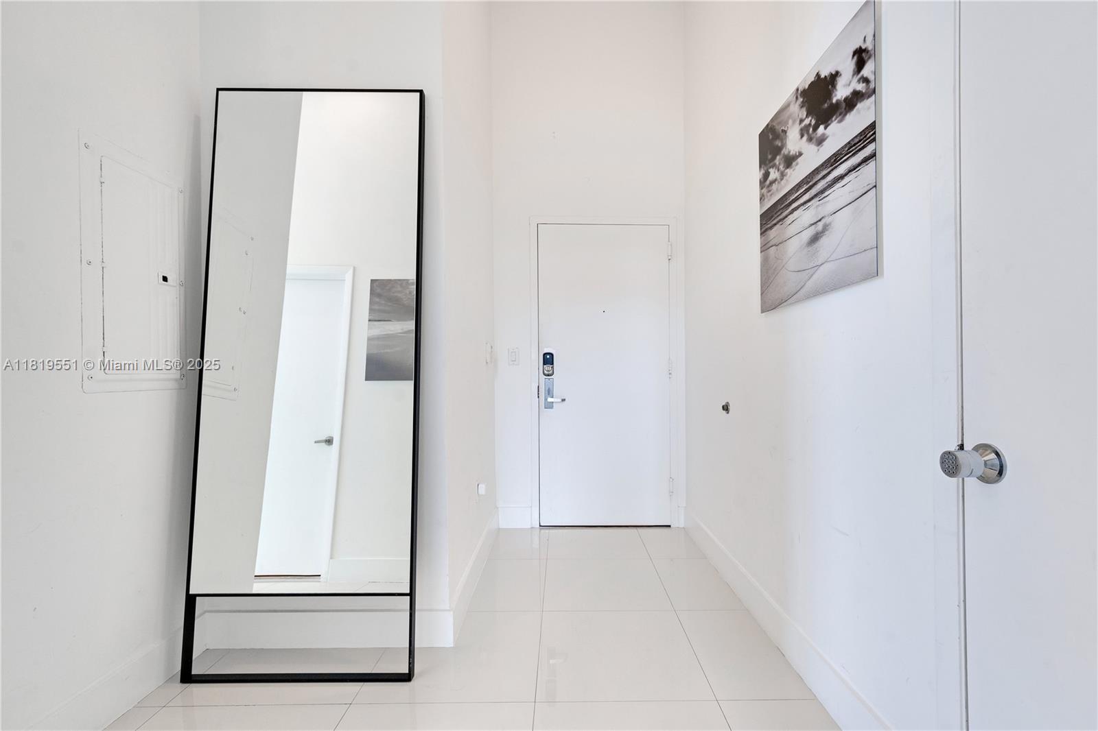 485 Brickell Avenue, Unit 4004 Miami, FL 33131 - Photo 16 of 22 a view of front door with a door