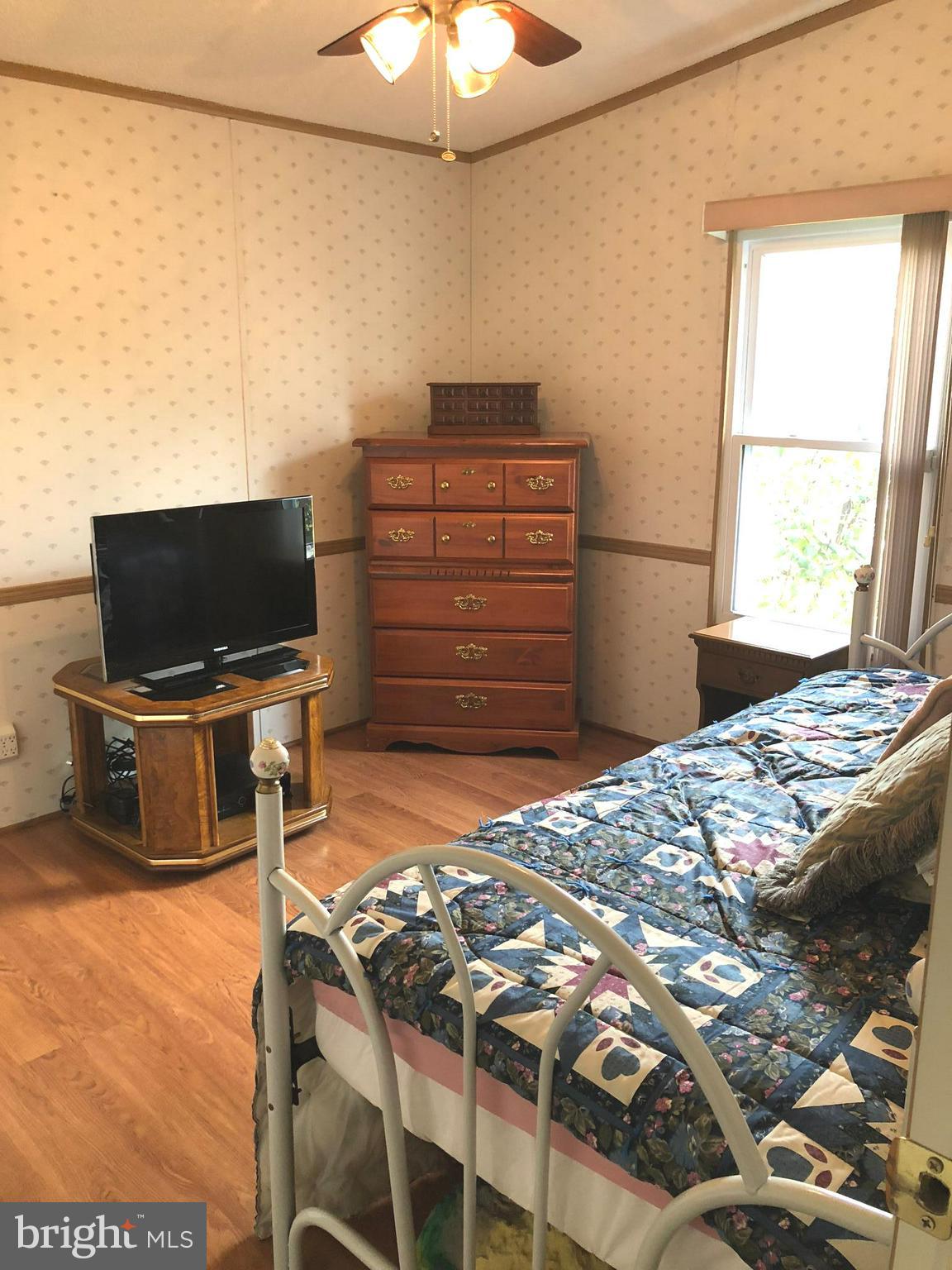 1299 Reynolds Road Cross Junction, VA 22625 - Photo 15 of 23 2nd nicely sized bedroom