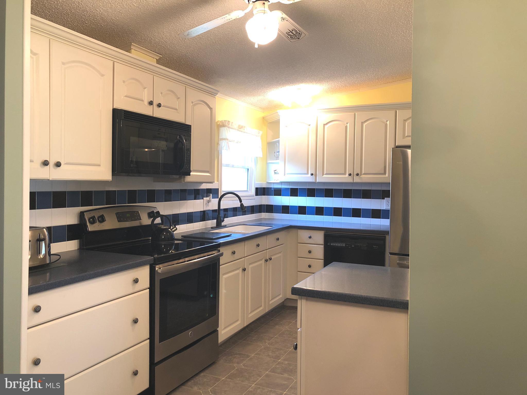 1299 Reynolds Road Cross Junction, VA 22625 - Photo 7 of 23 Modern white cabinets