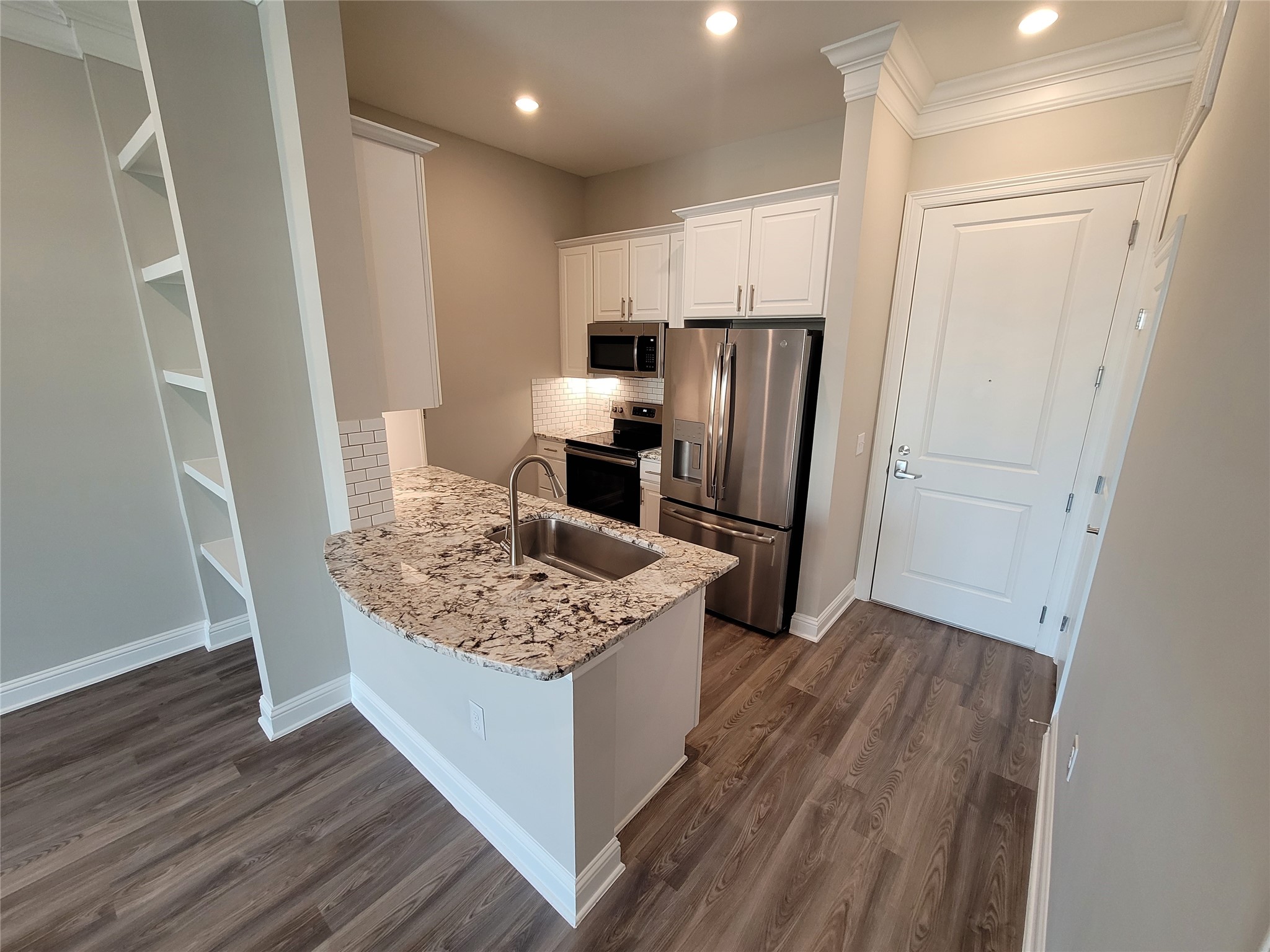 2111 Austin Street, Unit 425 Houston, TX 77002 - Photo 3 of 10