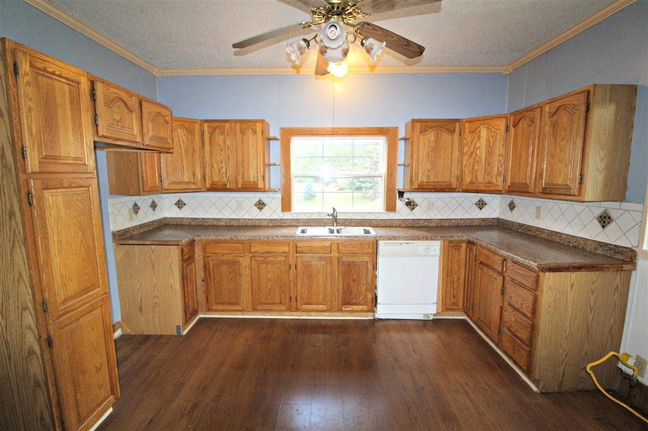 10338 West Mount Morris Road Flushing, MI 48433 - Photo 4 of 22 21476577-3.JPG