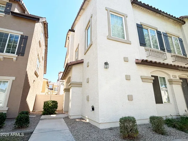 a view of an entryway of house
