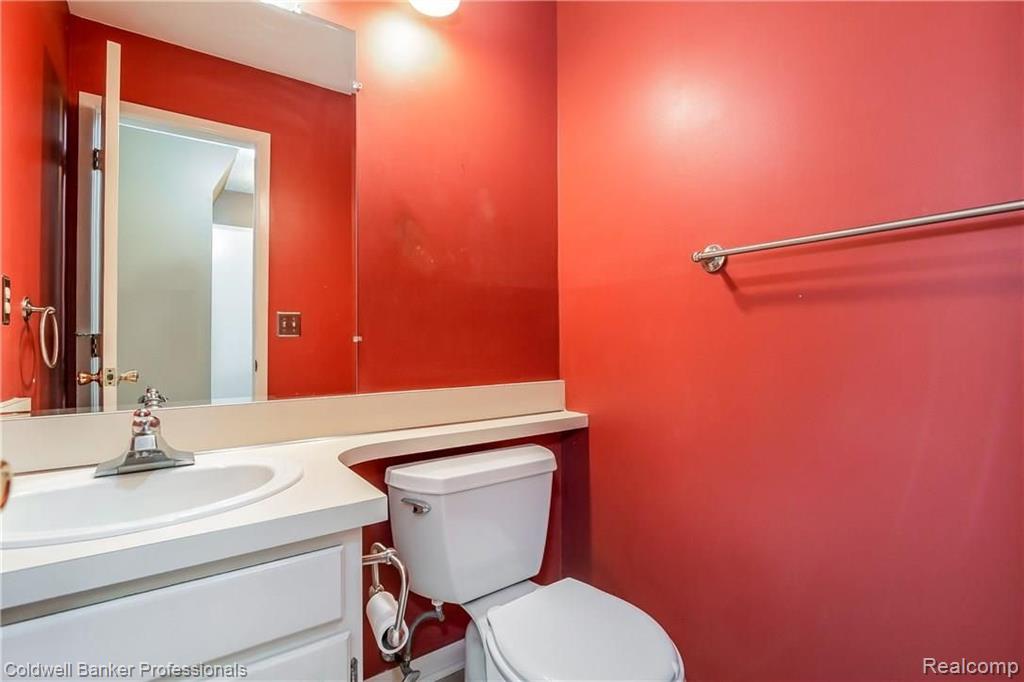 797 Bolinger Street Rochester Hills, MI 48307 - Photo 8 of 29