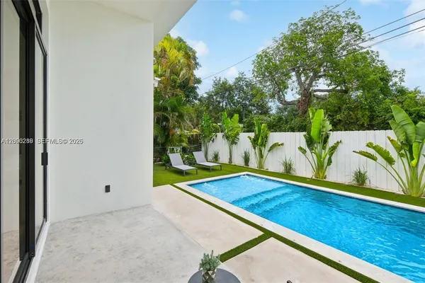 $10,800 | 510 Northwest 50th Street, Miami, FL 33127