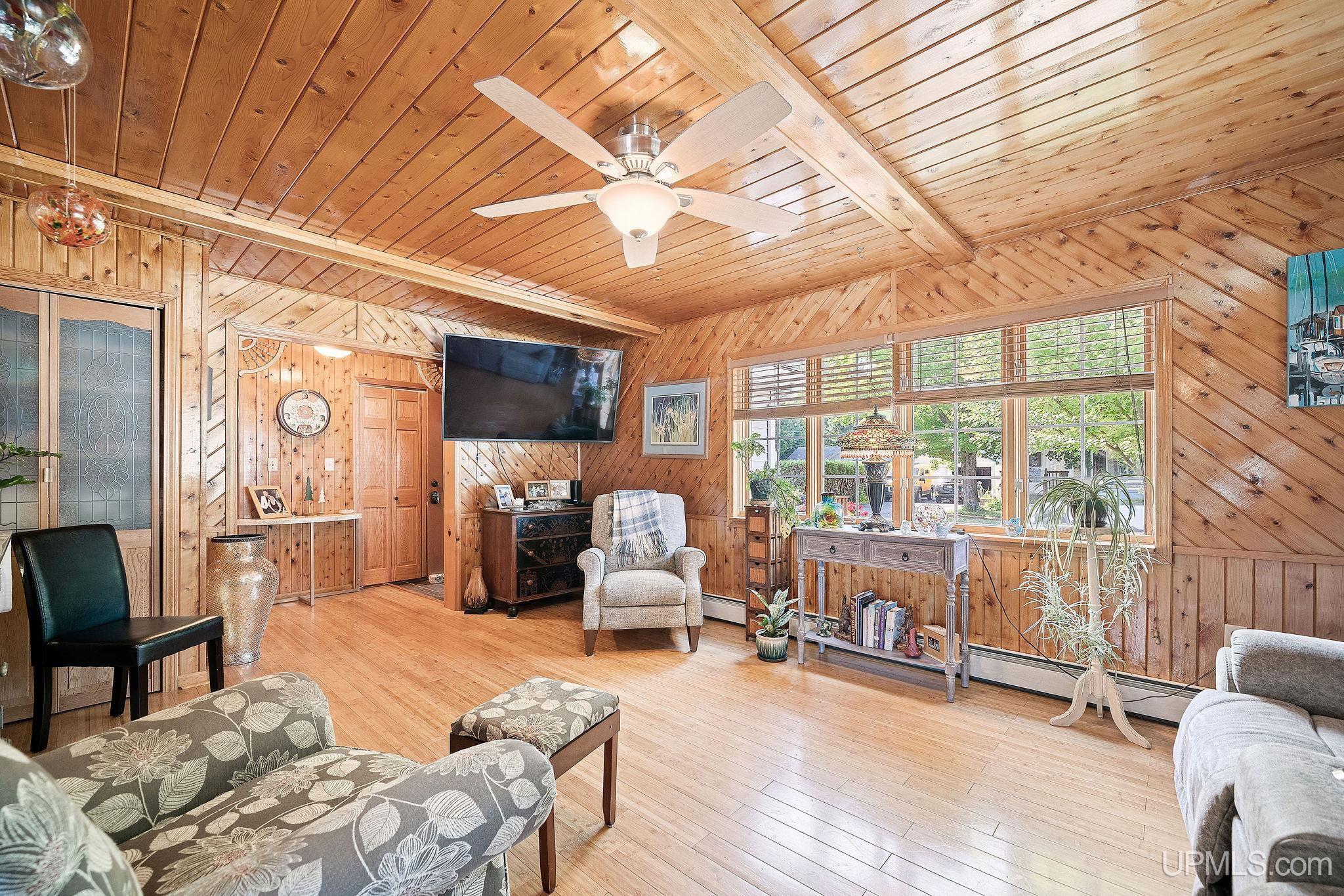 827 Michigan Street Ishpeming, MI 49849 - Photo 2 of 47 Gallery Image 2