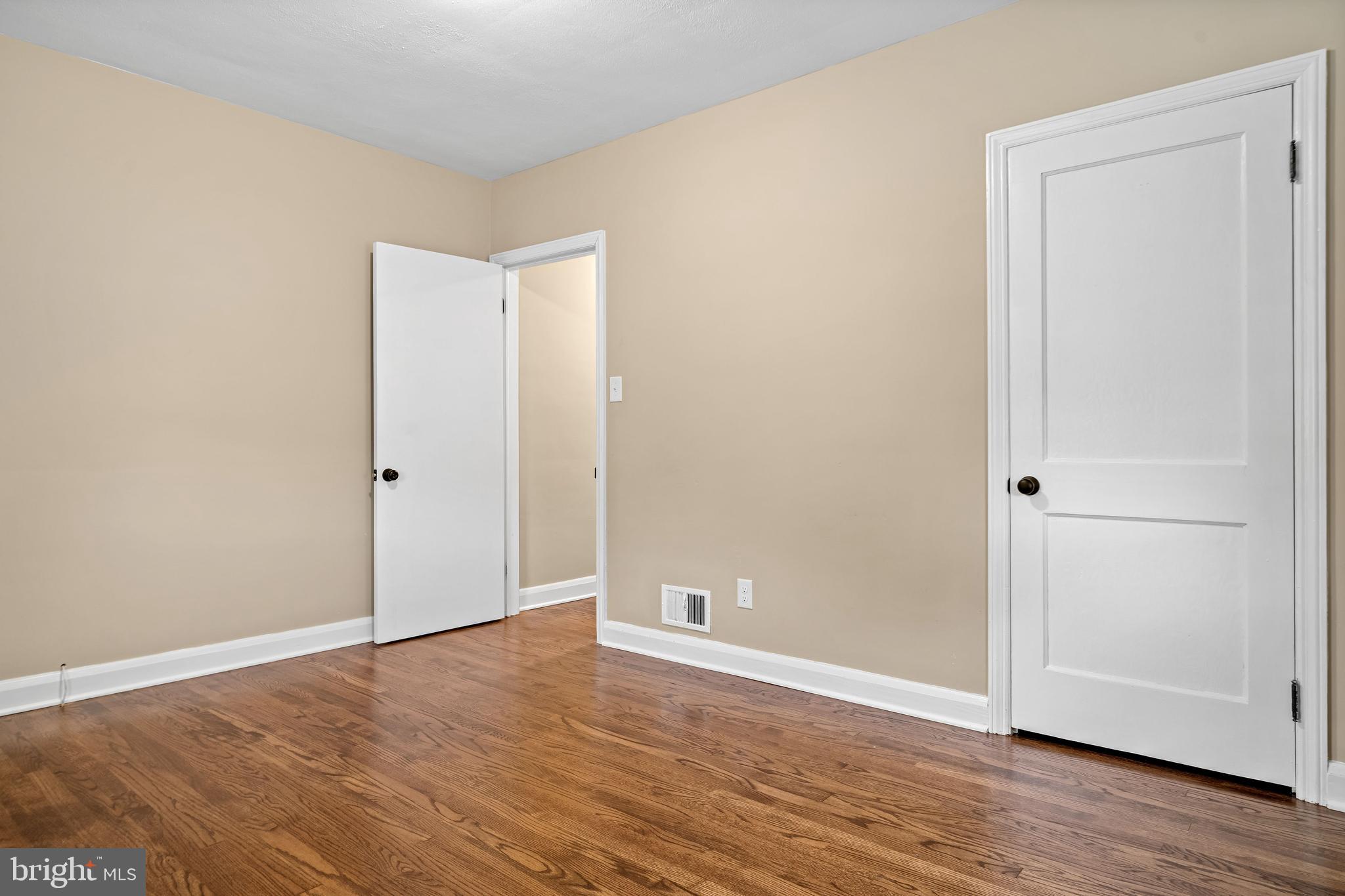 214 West Arundel Road Baltimore, MD 21225 - Photo 16 of 30 Bedroom 2 - Main Level