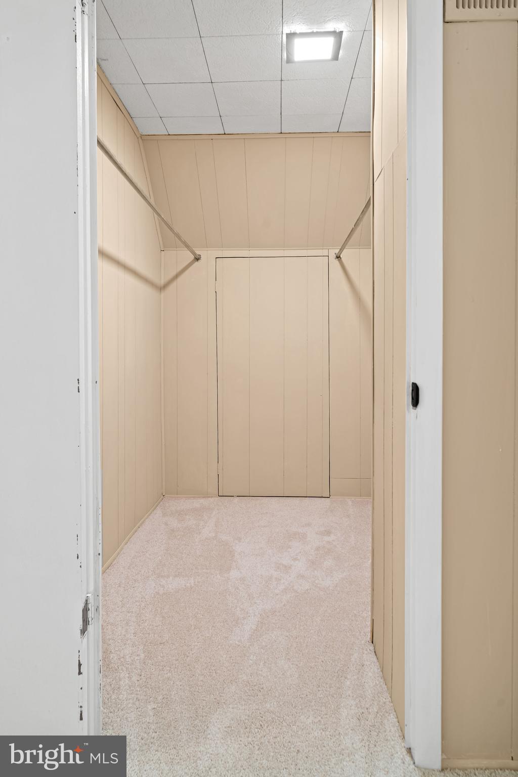214 West Arundel Road Baltimore, MD 21225 - Photo 21 of 30 Bedroom 3 - Upper Level - Walk-In Closet