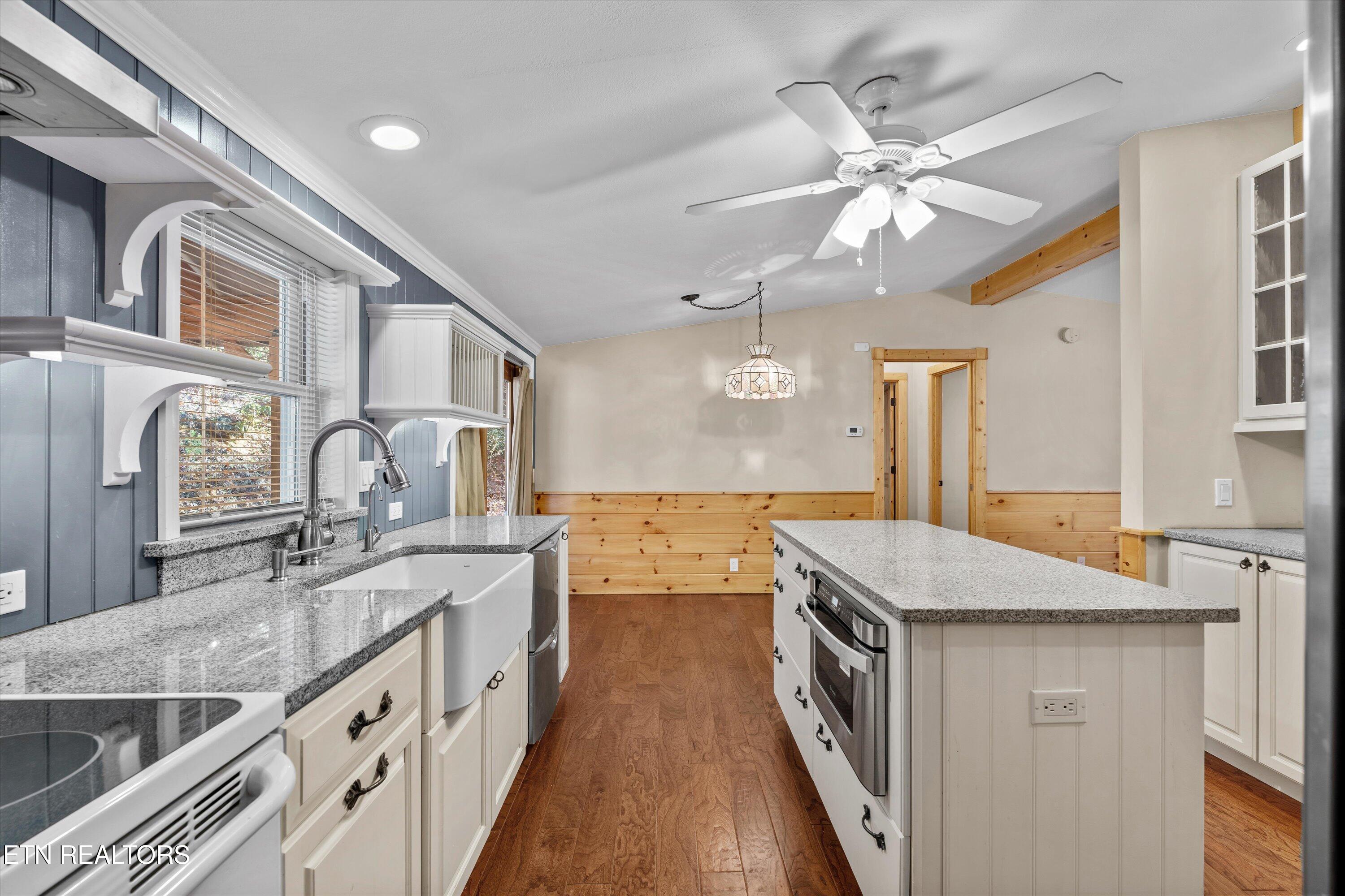 4131 Suttons Road Sevierville, TN 37876 - Photo 8 of 36 16-4131 Suttons Rd-21