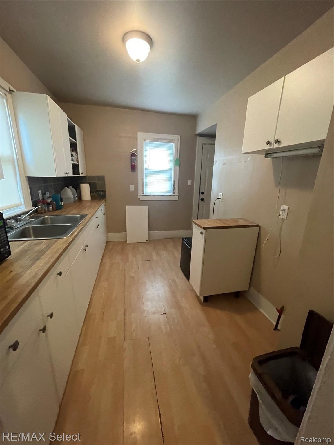 4030 Red Arrow Road Flint, MI 48507 - Photo 12 of 30 tempImageZ2thU6.jpg