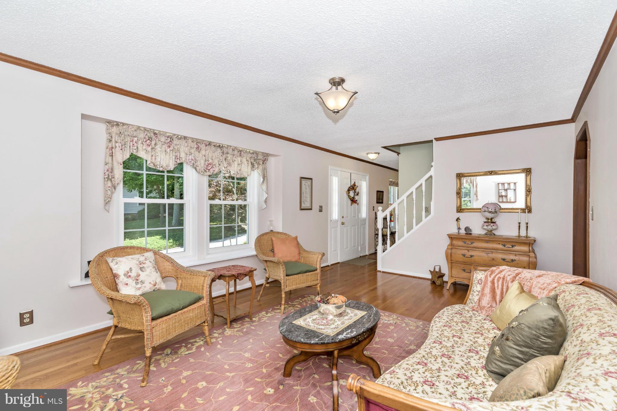 4575 Ford Fields Road Frederick, MD 21702 - Photo 11 of 30 Living Room