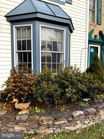 a view of parking area