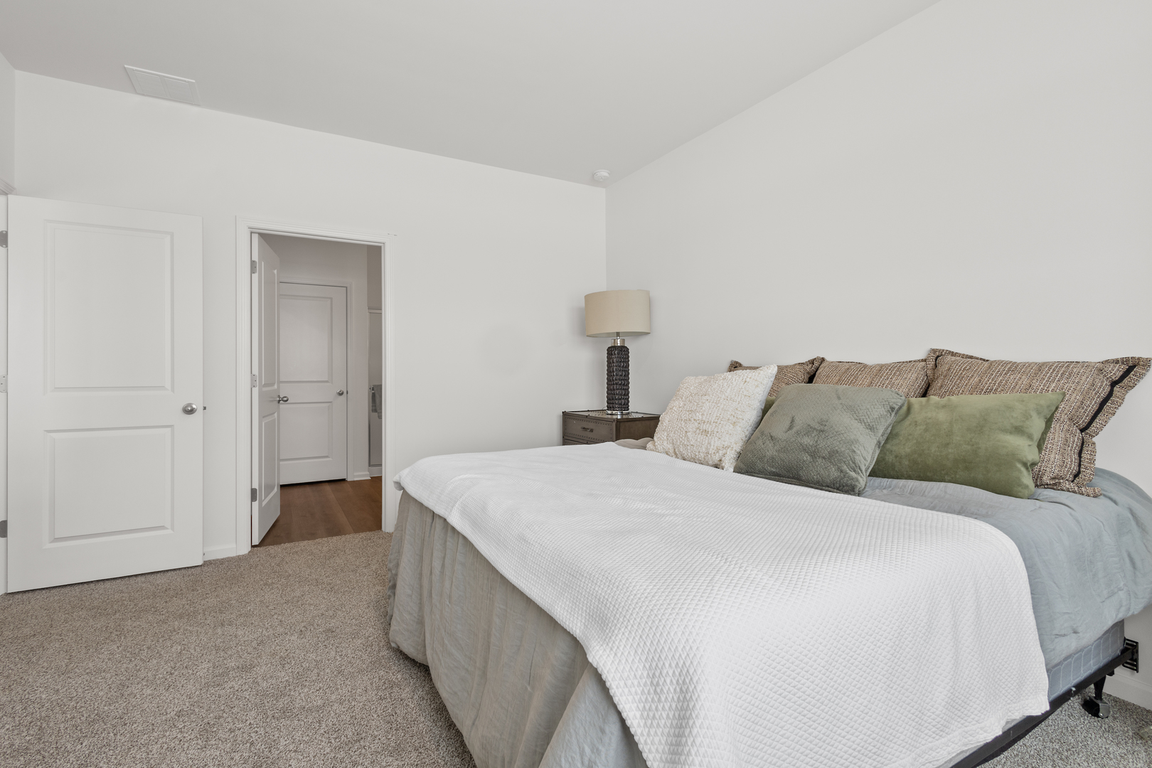 2913 Old Castle Road Joliet, IL 60435 - Photo 26 of 28 Gallery Image 26