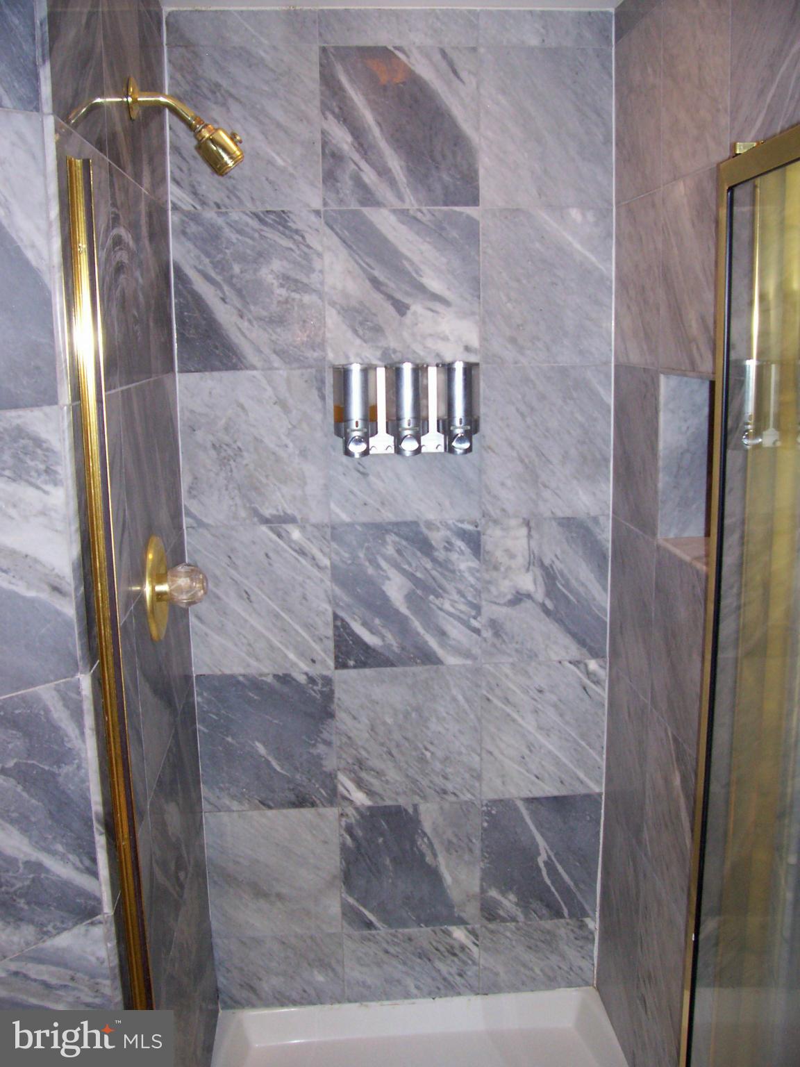 3801 Canterbury Road, Unit 407 Baltimore, MD 21218 - Photo 13 of 16 Bath Marble