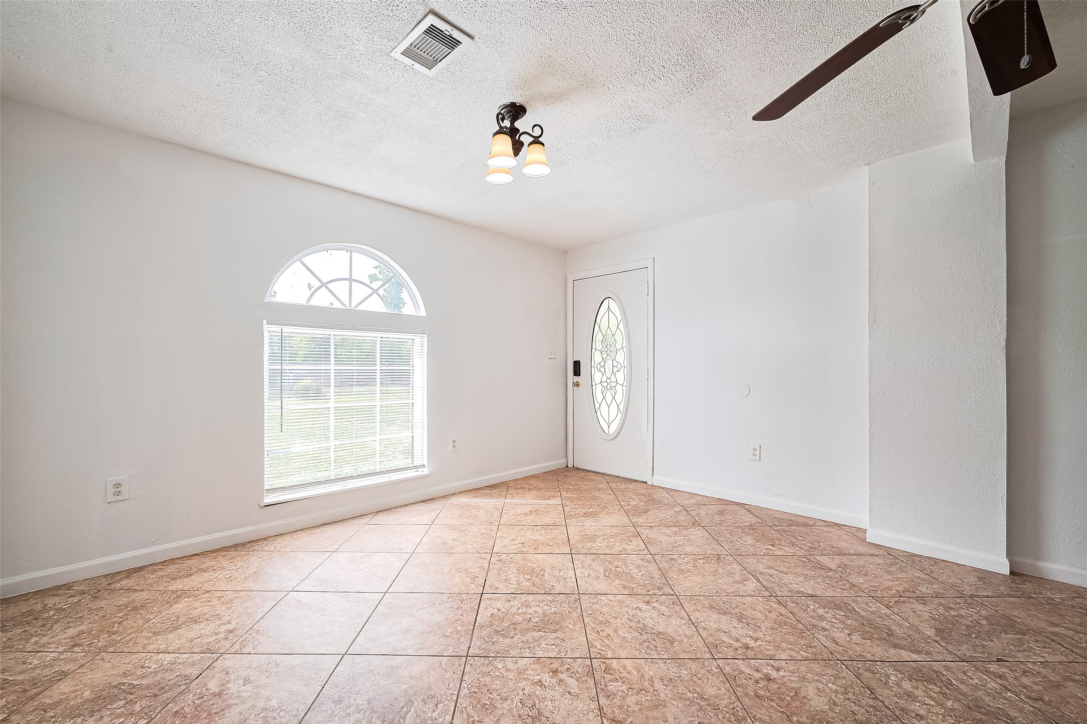 227 North Austin Drive Angleton, TX 77515 - Photo 8 of 41