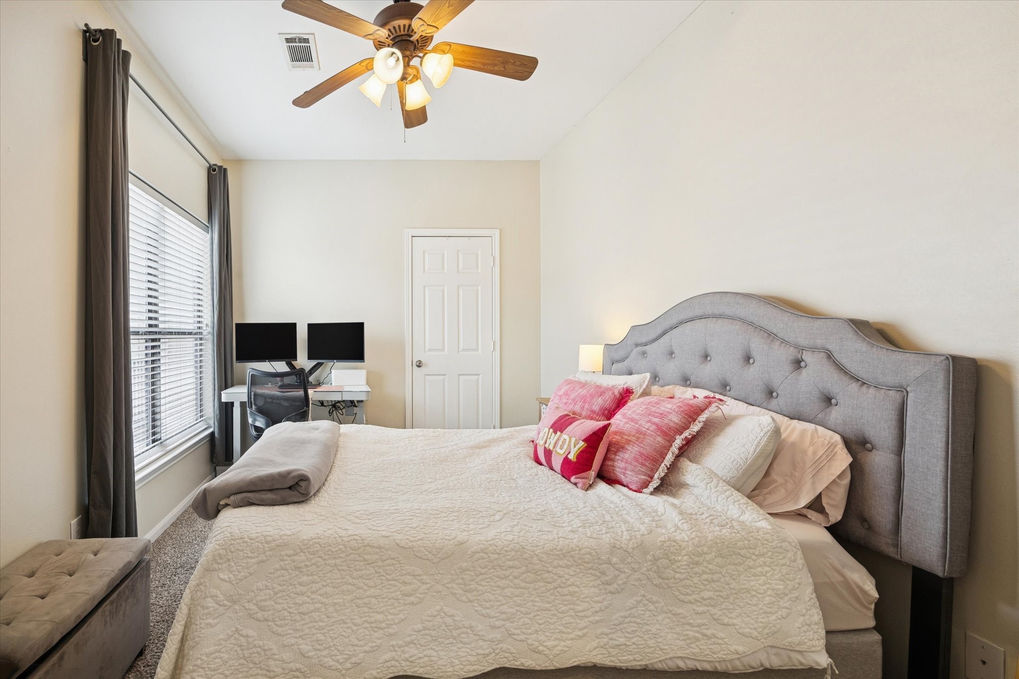 4411 Koehler Street, Unit E Houston, TX 77007 - Photo 14 of 22 3rd level Secondary Bedroom