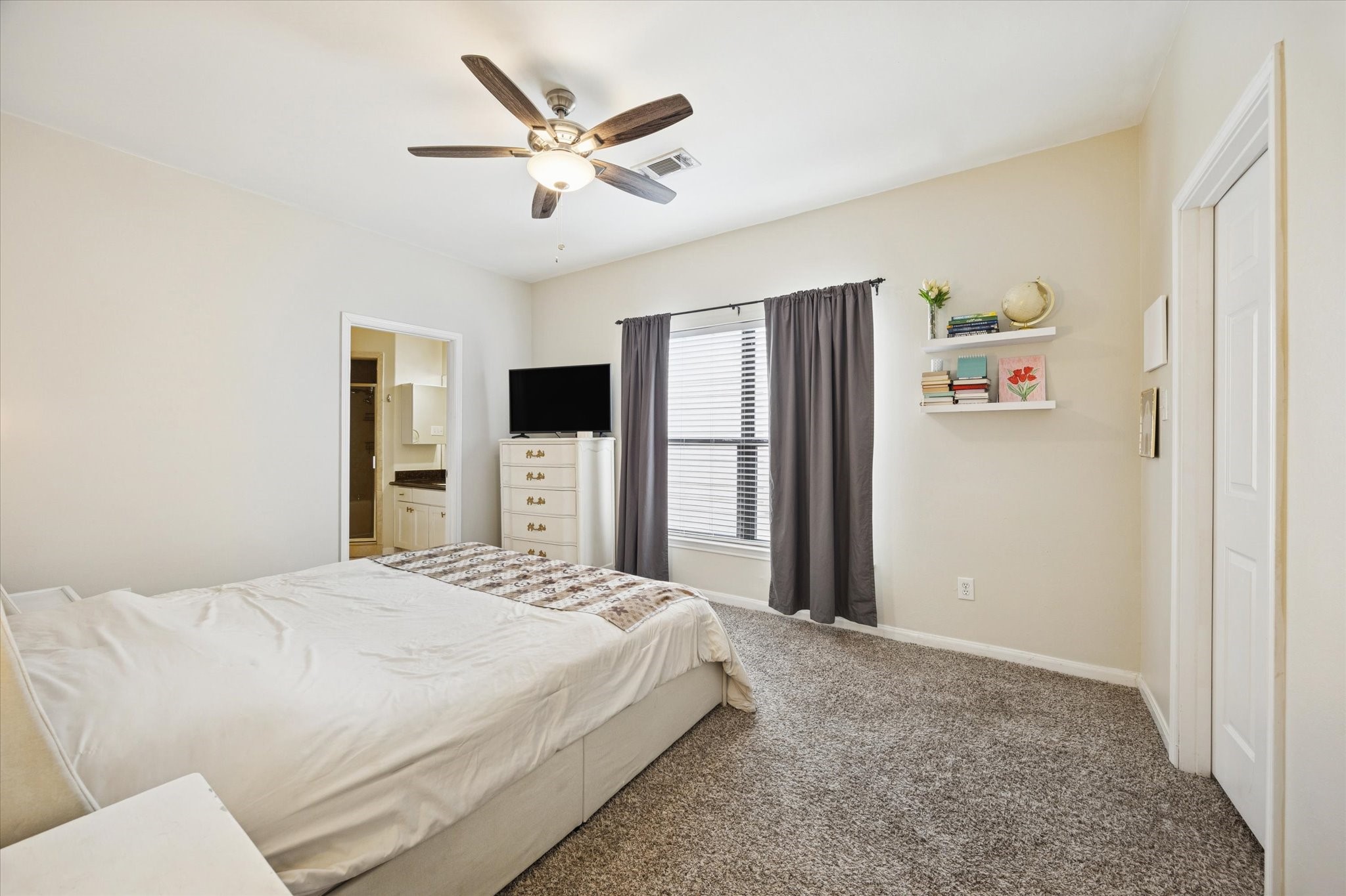 4411 Koehler Street, Unit E Houston, TX 77007 - Photo 10 of 22 Primary Bedroom