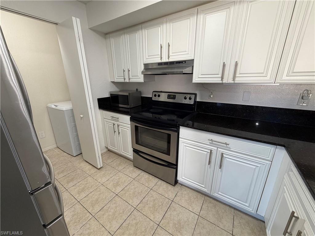 8275 Ibis Club Drive, Unit 706 Naples, FL 34104 - Photo 3 of 9