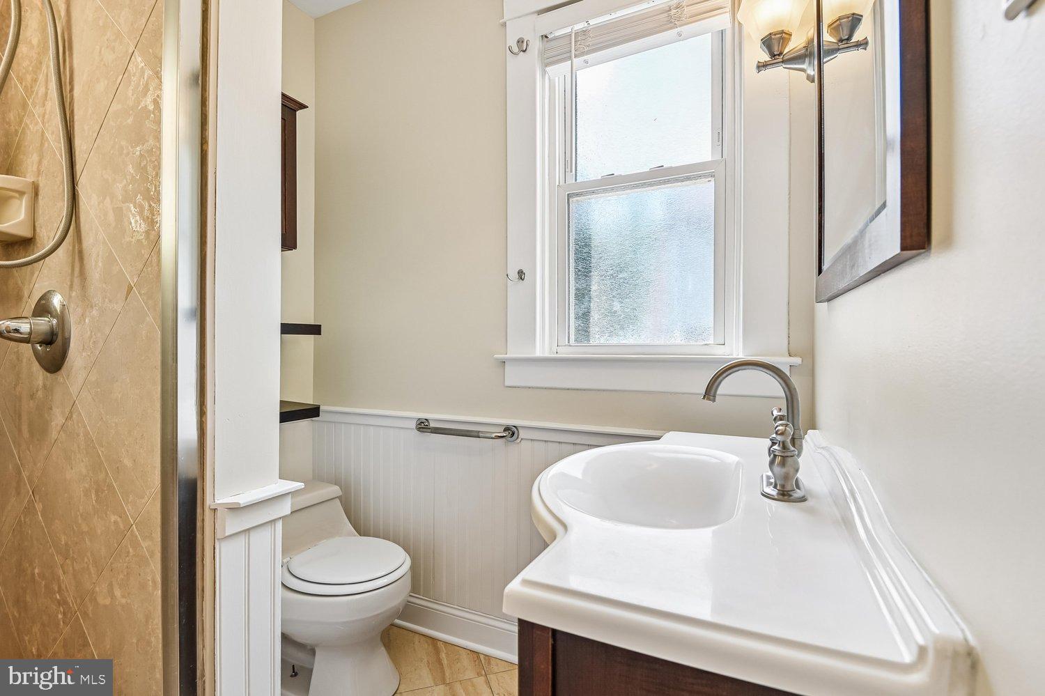 5306 Wendley Road Baltimore, MD 21229 - Photo 20 of 44 Upper Level Full Bath