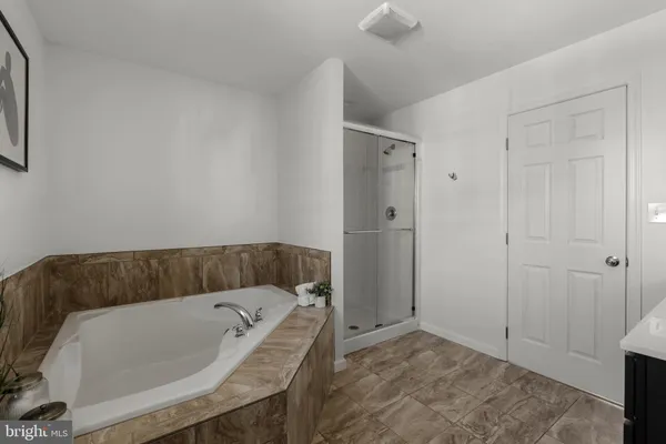 $685,000 | 586 Stockdale Drive, Lancaster, PA 17601