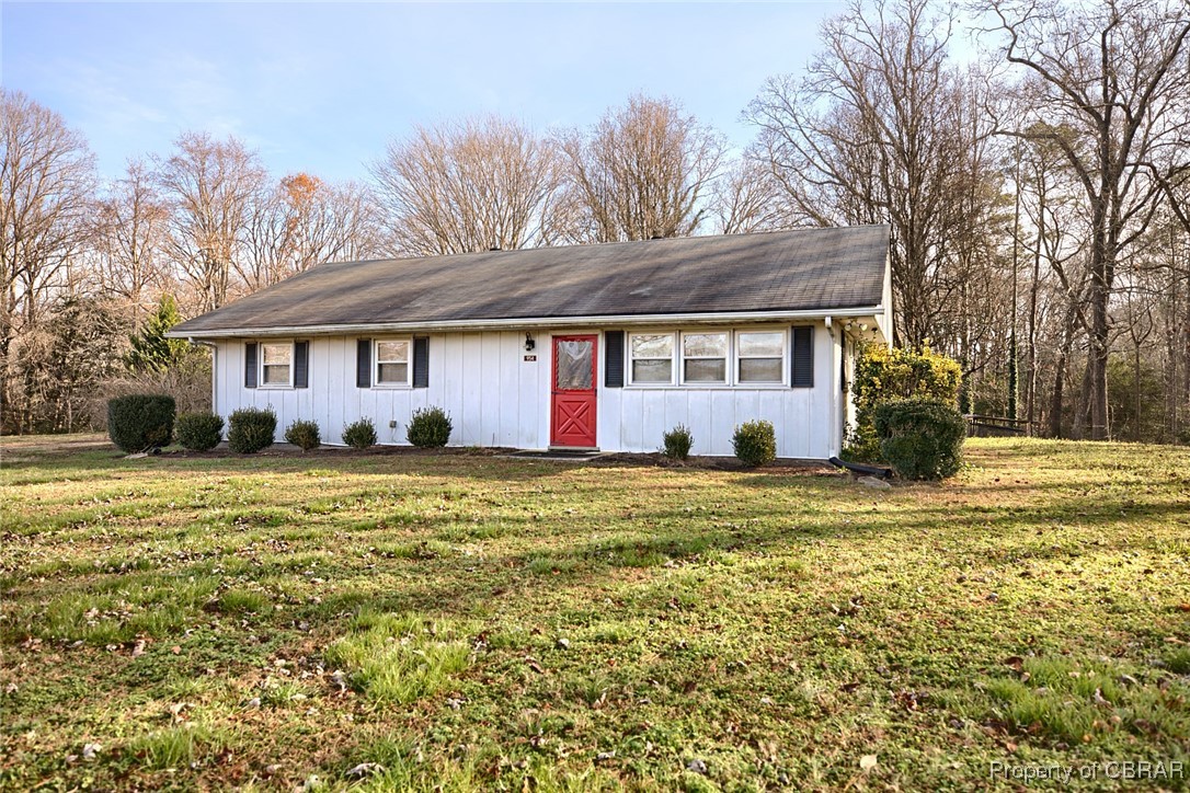 954 Carlton Road Wake, VA 23176 - Photo 4 of 25 Single story home with a front lawn