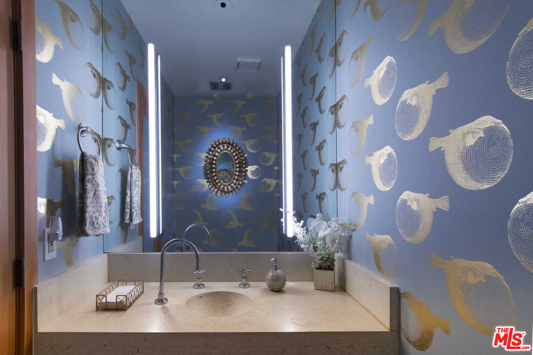 8027 Briar Summit Drive Los Angeles, CA 90046 - Photo 18 of 43