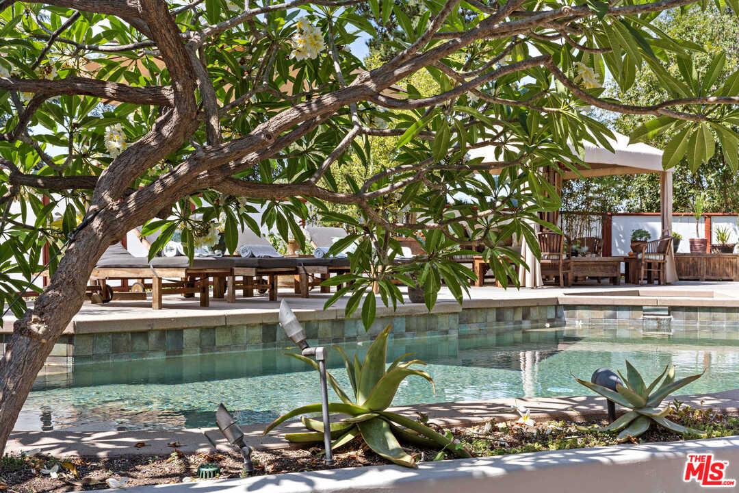 8027 Briar Summit Drive Los Angeles, CA 90046 - Photo 6 of 43 a view of swimming pool from a lake view