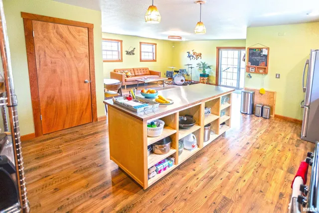 $349,000 | 4636 Kinoka Road, Alma, IL 62807