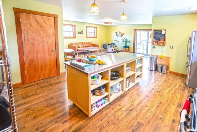 $349,000 | 4636 Kinoka Road, Alma, IL 62807