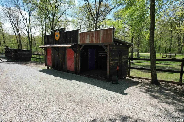 $349,000 | 4636 Kinoka Road, Alma, IL 62807