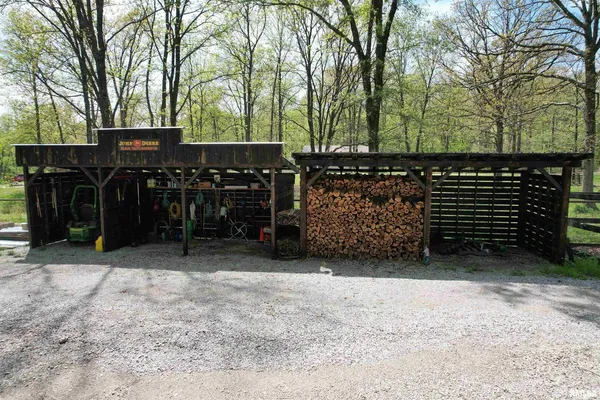 $325,000 | 4636 Kinoka Road, Alma, IL 62807