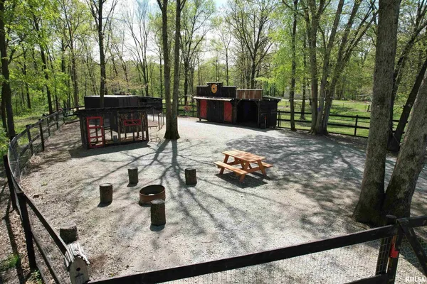 $325,000 | 4636 Kinoka Road, Alma, IL 62807