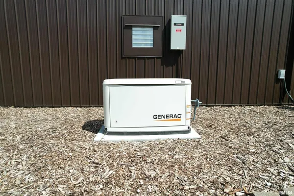 $325,000 | 4636 Kinoka Road, Alma, IL 62807